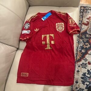 Bayern Munich  Harry Kane #9 -125th Anniversary Short Sleeve Jersey  Fits LARGE